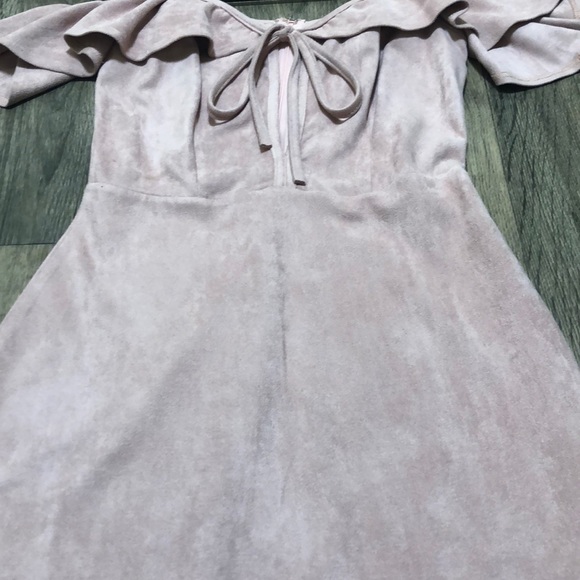 BRAND NEW!! Gorgeous pink midi Dress - Picture 3 of 4